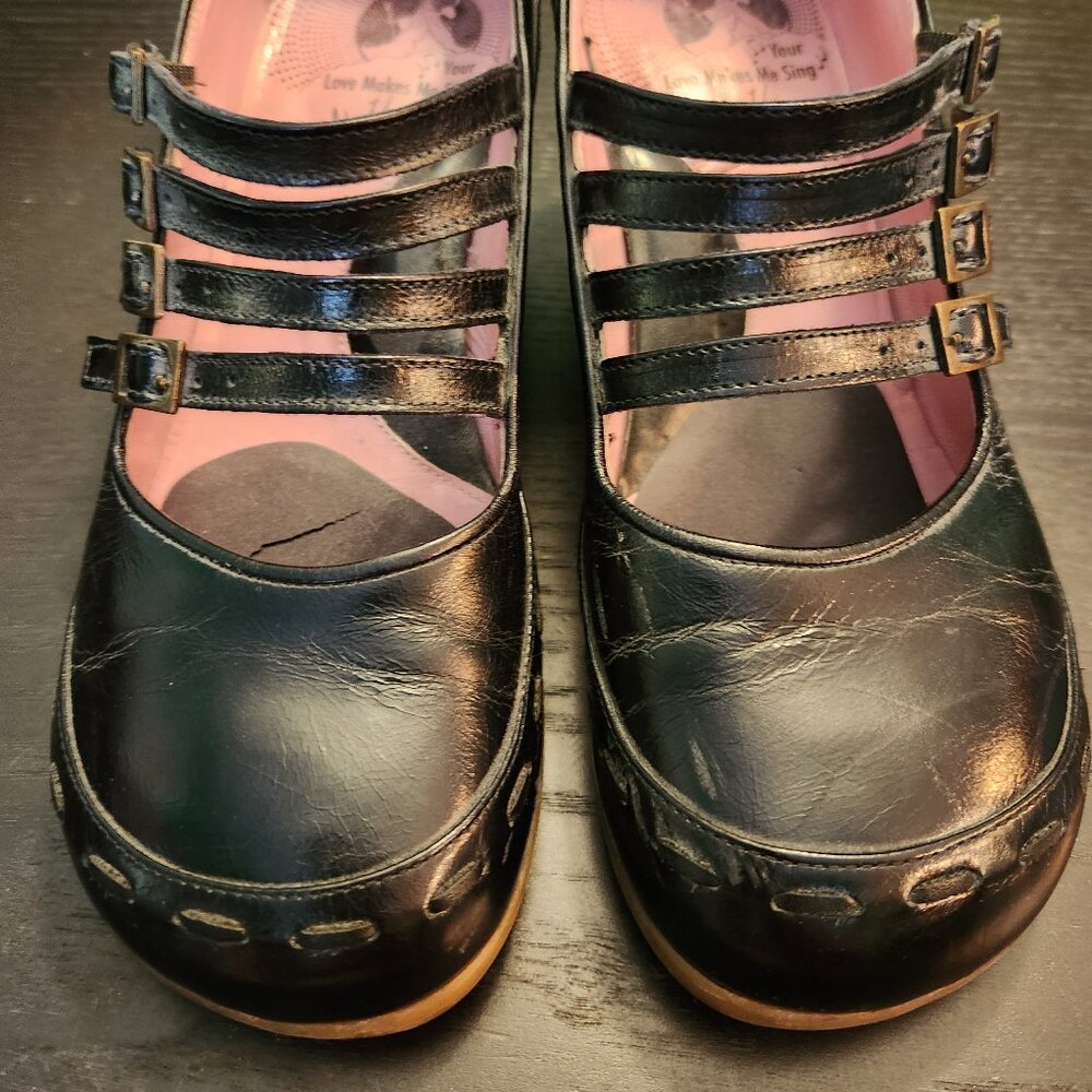Black Operetta Illeana Fluevog heels, size 11, in great condition